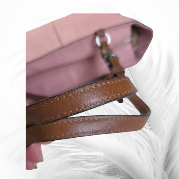 COACH Chelsea pebbled Leather Satchel in pink - Picture 3 of 10